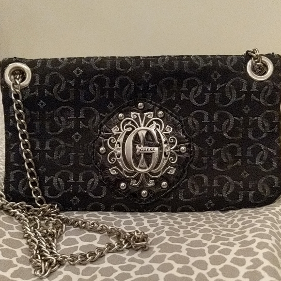 BLACK GUESS PURSE - FINAL PRICE!